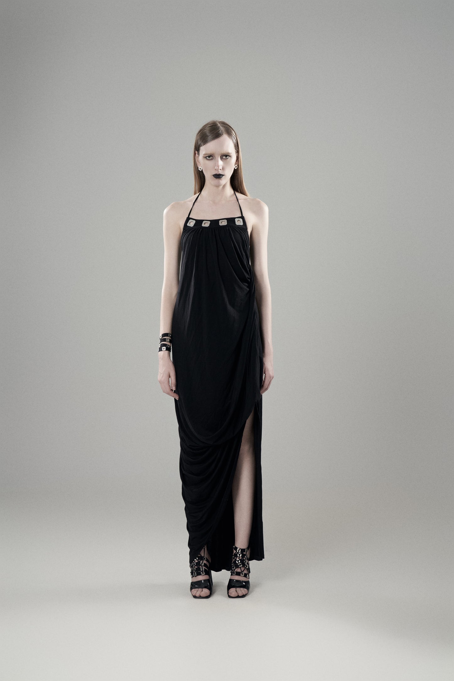 TAILORED PLEATED STRAPLESS MAXI DRESS